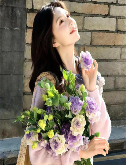 富婆找鸭子视频-韩国电影婚纱